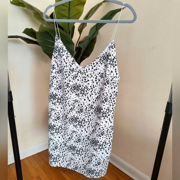 ReVamped White & Black Floral Spaghetti Strap Mini Casual Dress Medium - Picture 1 of 6